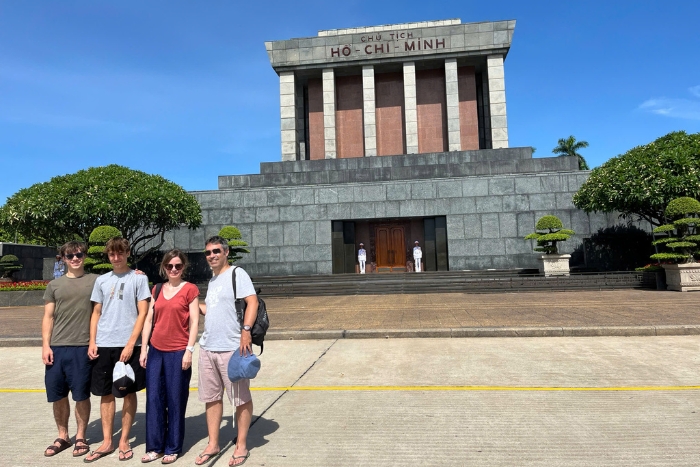 Mausolée de Ho Chi Minh - destinations incontournables dans votre voyage à hanoi en Novembre